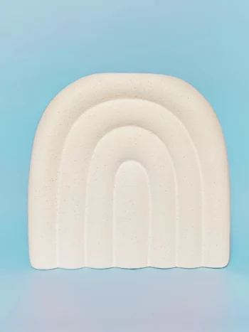 Brûle-parfum Rainbow en céramique, design minimaliste en forme d'arche pour diffuser délicatement vos fondants parfumés.